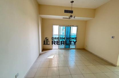 Apartment - 1 - 2 for rent in Palm Tower - Al Khan Lagoon - Al Khan - Sharjah