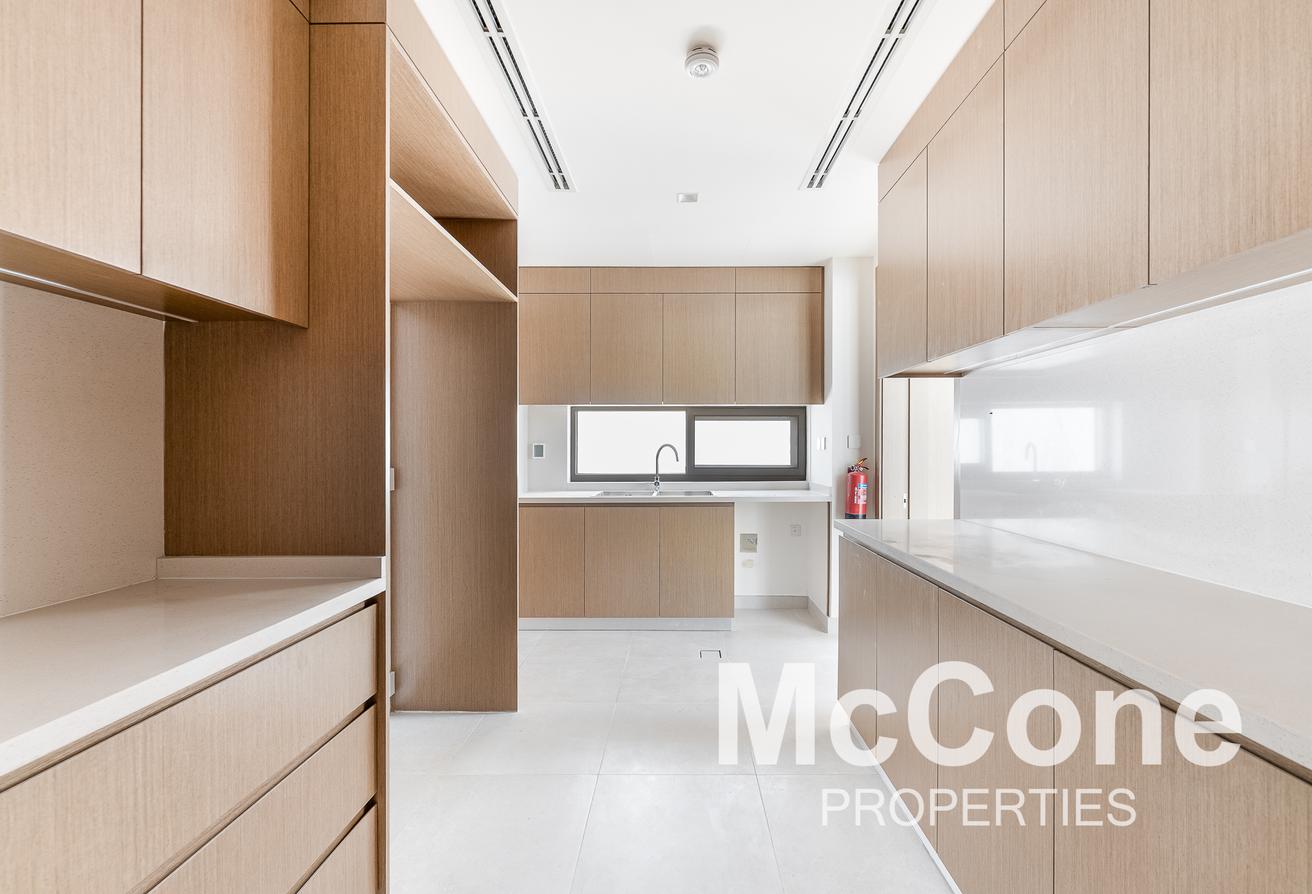 Luxury | Landscaped | Upgraded photo 7