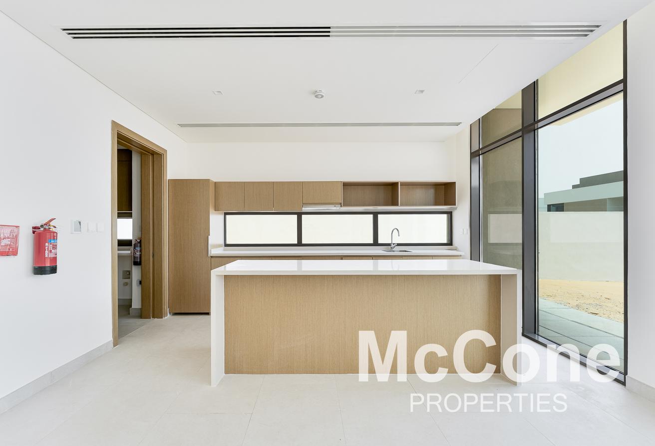 Luxury | Landscaped | Upgraded photo 6