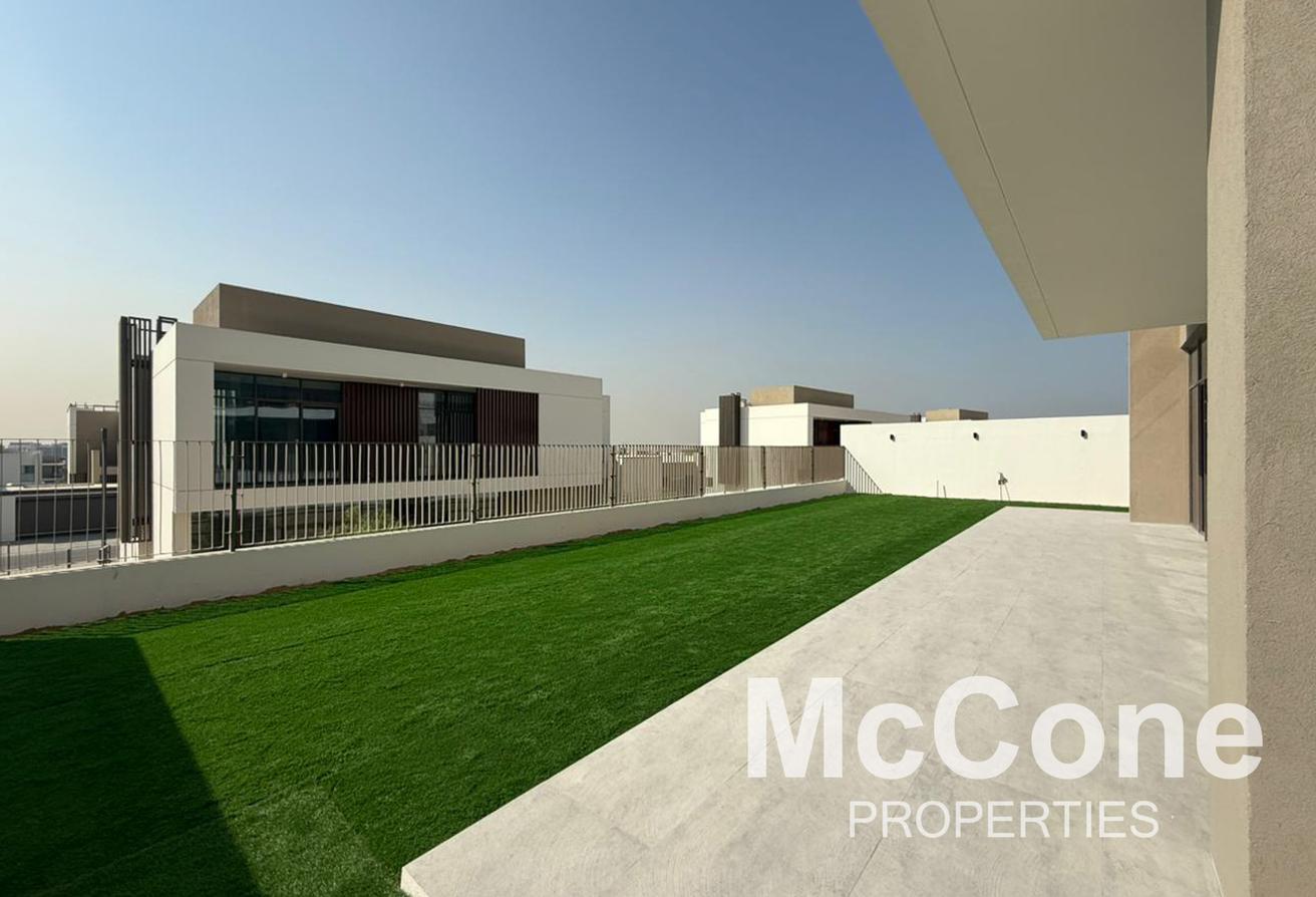 Luxury | Landscaped | Upgraded photo 29