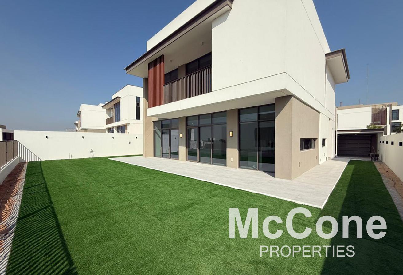 Luxury | Landscaped | Upgraded photo 28