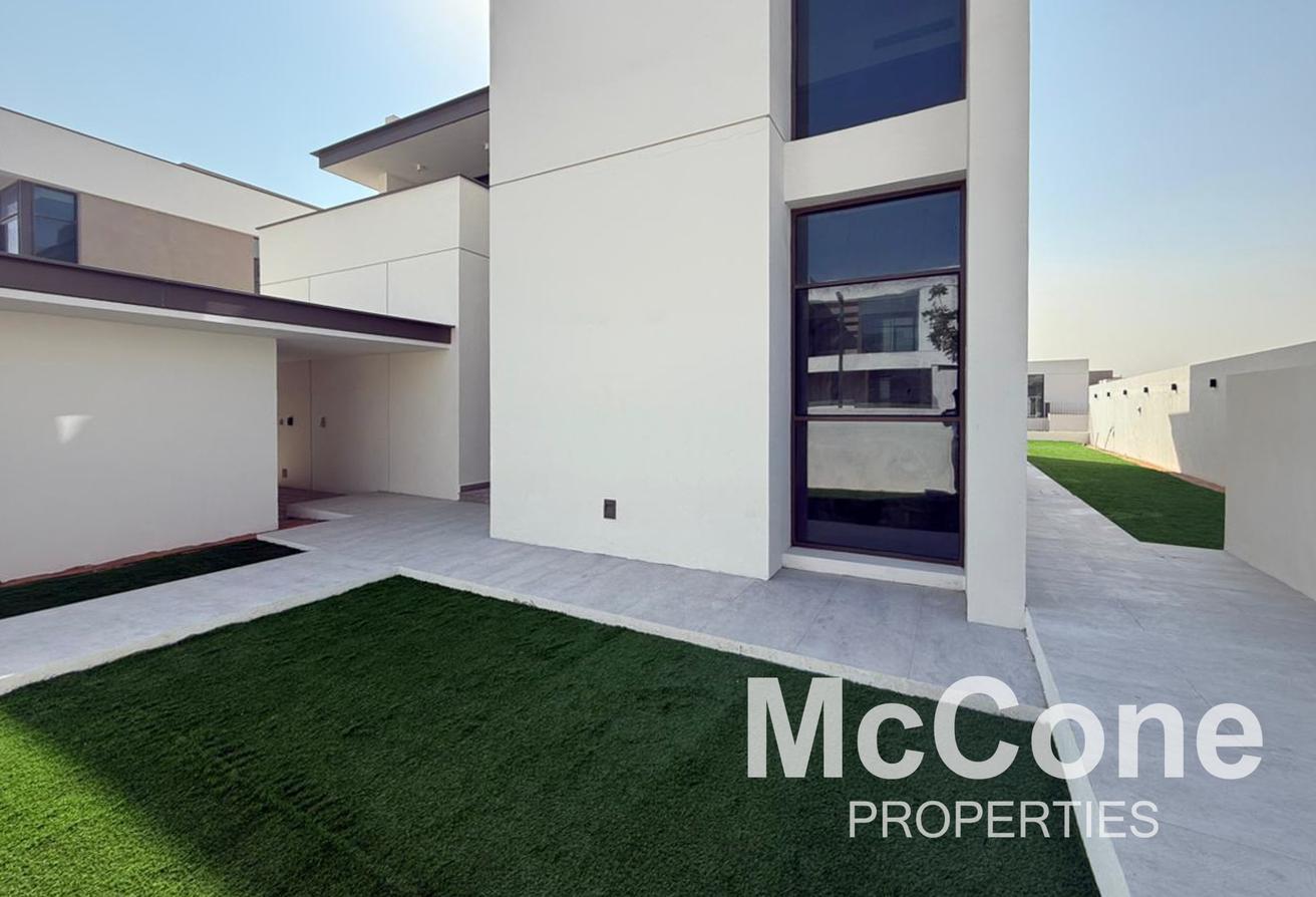 Luxury | Landscaped | Upgraded photo 30