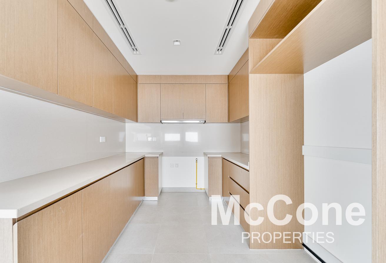 Luxury | Landscaped | Upgraded photo 8