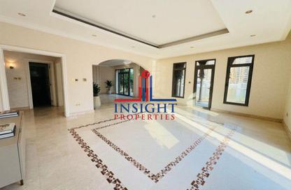 Villa - 5 - 6 for rent in Garden Homes Frond A - Garden Homes - Palm Jumeirah - Dubai