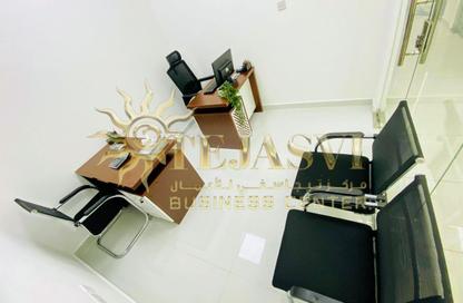 Office Space - Studio - 1 Bathroom for rent in Red Avenue - Al Garhoud - Dubai