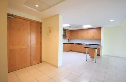 شقة - 2 غرف نوم - 3 حمامات للايجار في مبني 114 - طراز حديث - ديسكفري جاردنز - دبي