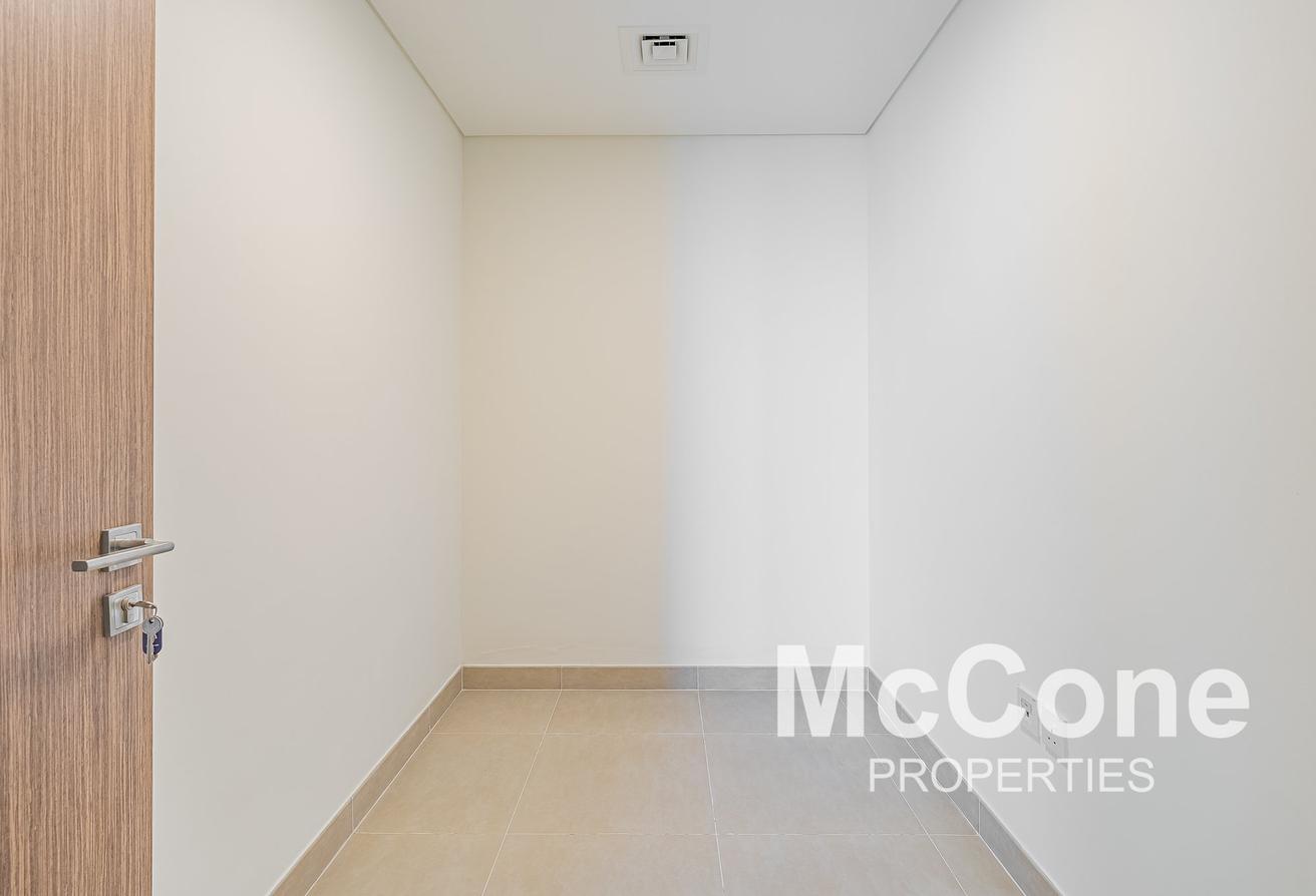 Full Sea View | Brand New | Low Floor photo 9