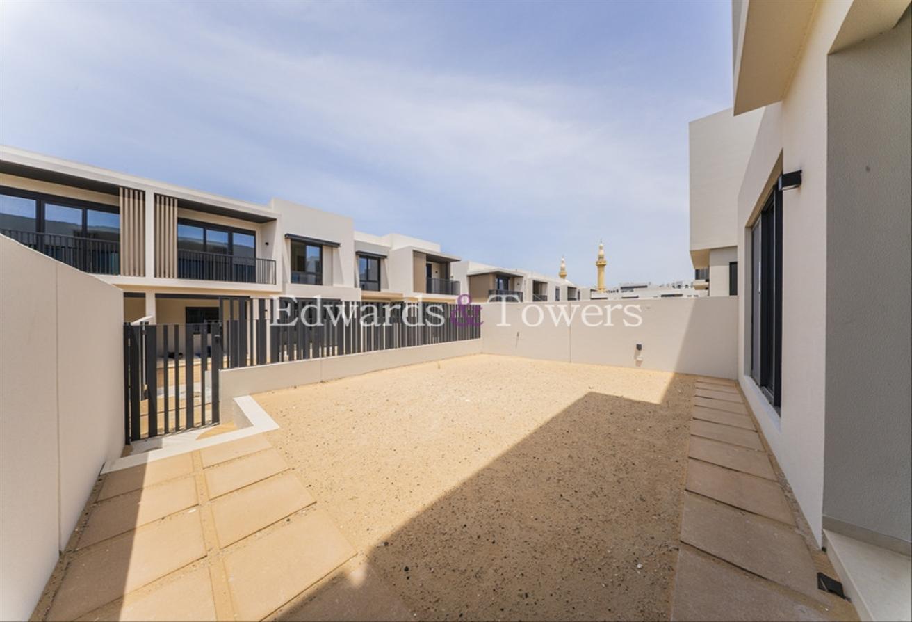 Brand New | Private Garden| Internal Plot photo 30