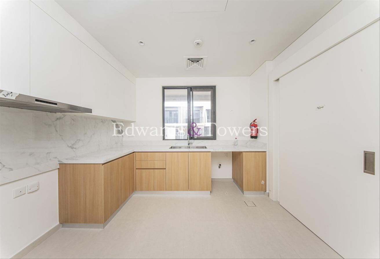 Brand New | Private Garden| Internal Plot photo 6