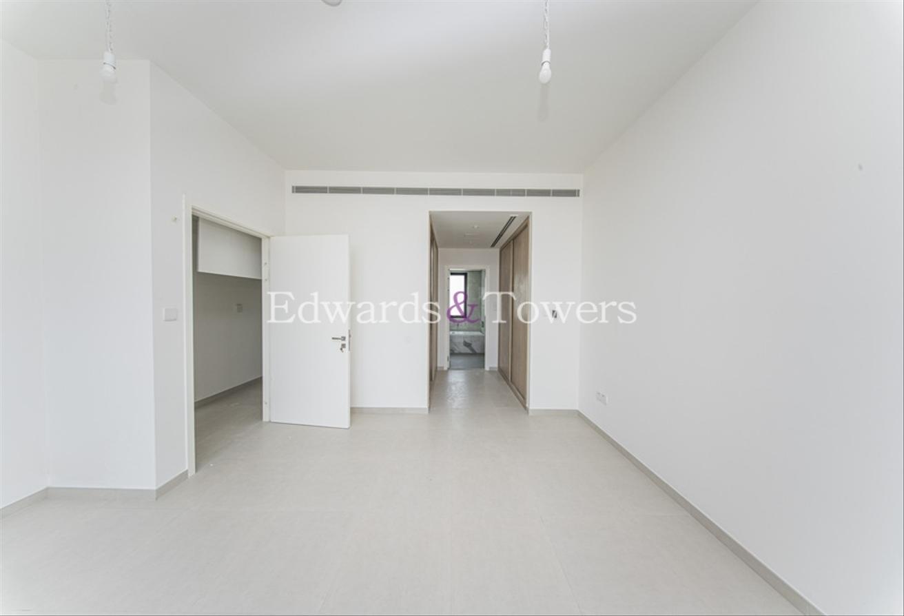 Brand New | Private Garden| Internal Plot photo 10
