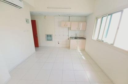 Apartment - Studio - 1 Bathroom for rent in Fire Station Road - Muwaileh - Sharjah