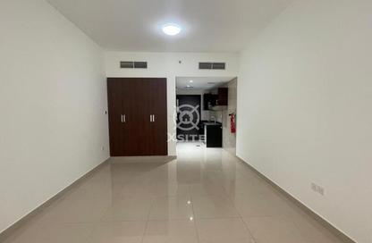 Apartment - Studio - 1 for rent in Royal JVC Building - District 10 - Jumeirah Village Circle - Dubai