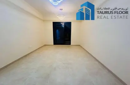 Apartment - 3 Bedrooms - 3 Bathrooms for rent in Al Khabisi - Deira - Dubai