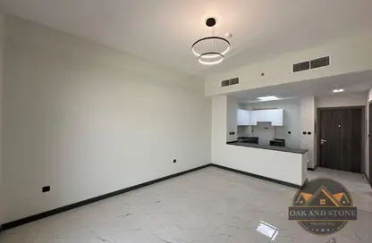 شقة - غرفة نوم - 2 حمامات للبيع في برج روكان C - برج روكان - روكان - دبي لاند - دبي