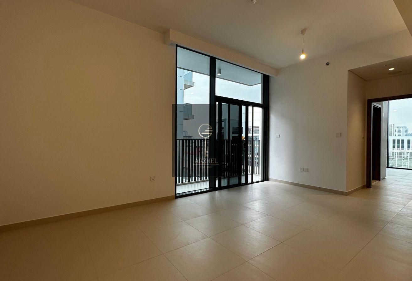 Unfurnished Apartment | Spacious Layout | Vacant photo 5