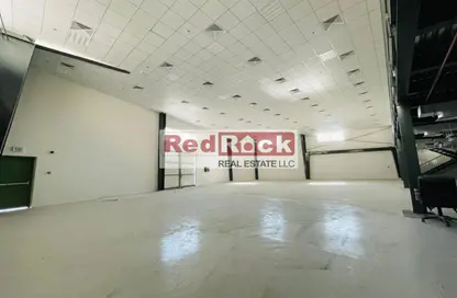 مستودع - استوديو - 4 حمامات للايجار في المنطقة الصناعية رقم 17 - المنطقة الصناعية بالشارقة - الشارقة