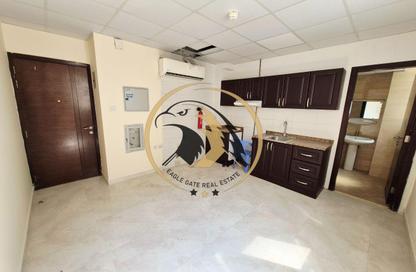 Apartment - Studio - 1 for rent in Fire Station Road - Muwaileh - Sharjah Apartment - Studio - 1 for rent in Fire Station Road - Muwaileh - Sharjah
