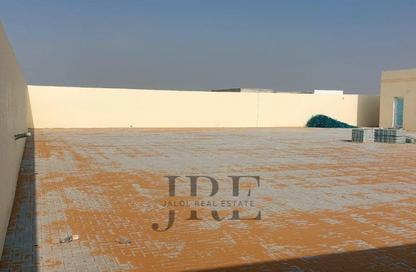Warehouse - Studio - 1 Bathroom for rent in Al Sajaa - Sharjah