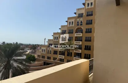 شقة - 2 غرف نوم - 3 حمامات للايجار في كهرمان - باب البحر - جزيرة المرجان - رأس الخيمة
