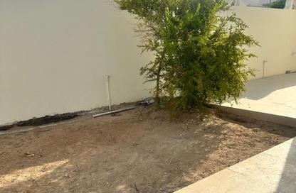 Villa - 5 - 6 for rent in Al Khan Corniche - Al Khan - Sharjah