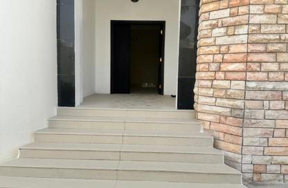 Villa - 5 - 6 for rent in Al Khan Corniche - Al Khan - Sharjah Villa - 5 - 6 for rent in Al Khan Corniche - Al Khan - Sharjah