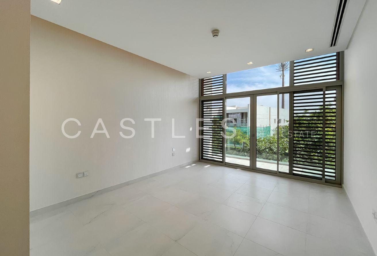 Ready to Move In | Contemporary Luxury Villa photo 26