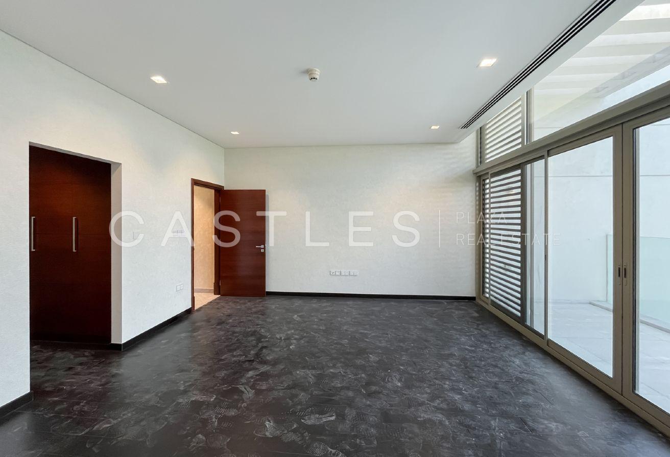 Ready to Move In | Contemporary Luxury Villa photo 23