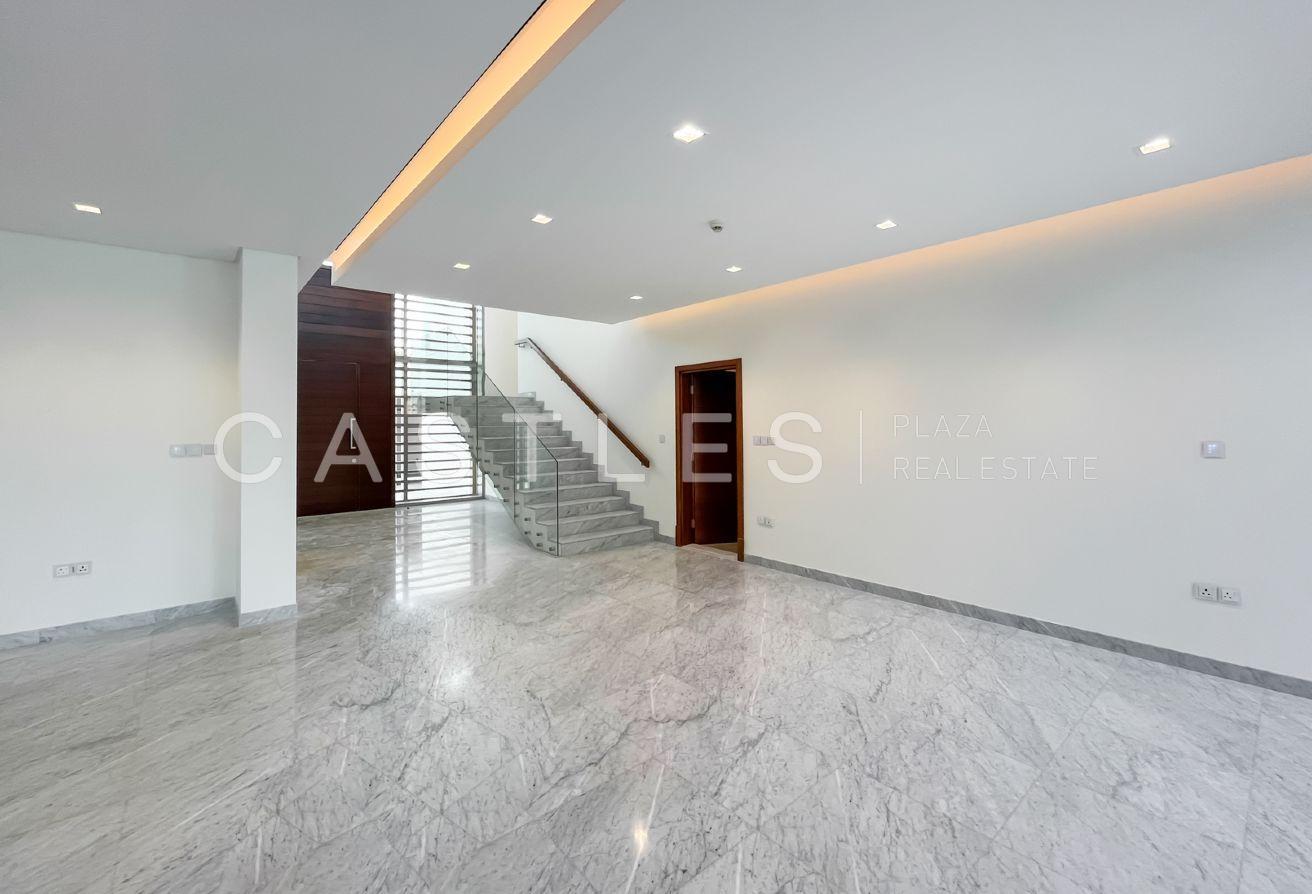Ready to Move In | Contemporary Luxury Villa photo 8