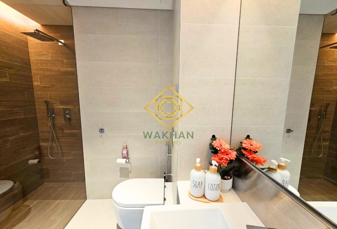 Luxury 4 + Maids |Full Sea and Sunset View |Vacant photo 14