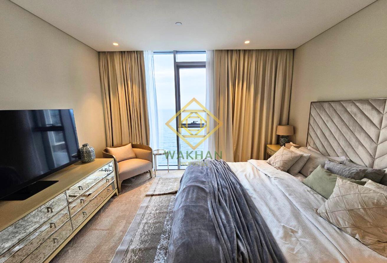 Luxury 4 + Maids |Full Sea and Sunset View |Vacant photo 10