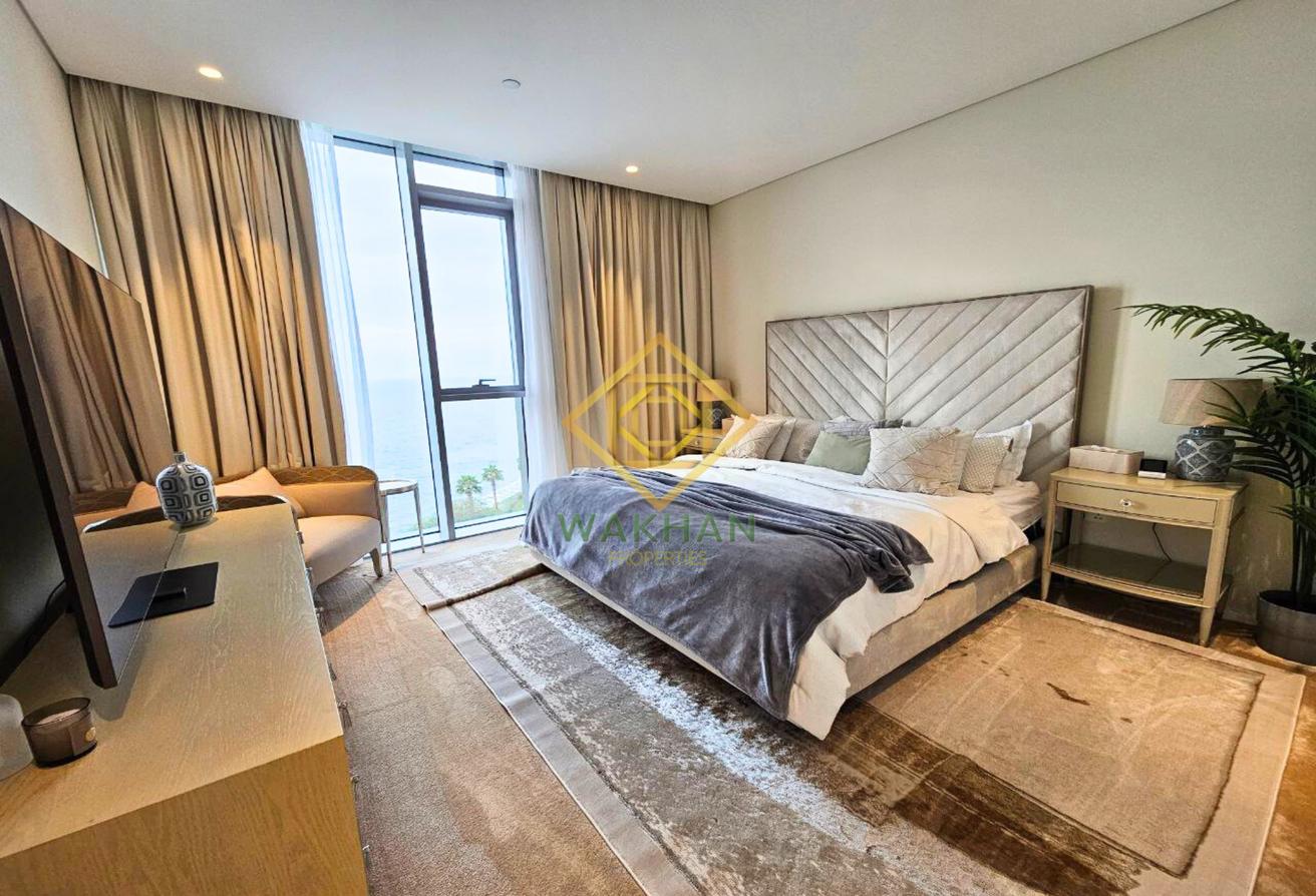 Luxury 4 + Maids |Full Sea and Sunset View |Vacant photo 9
