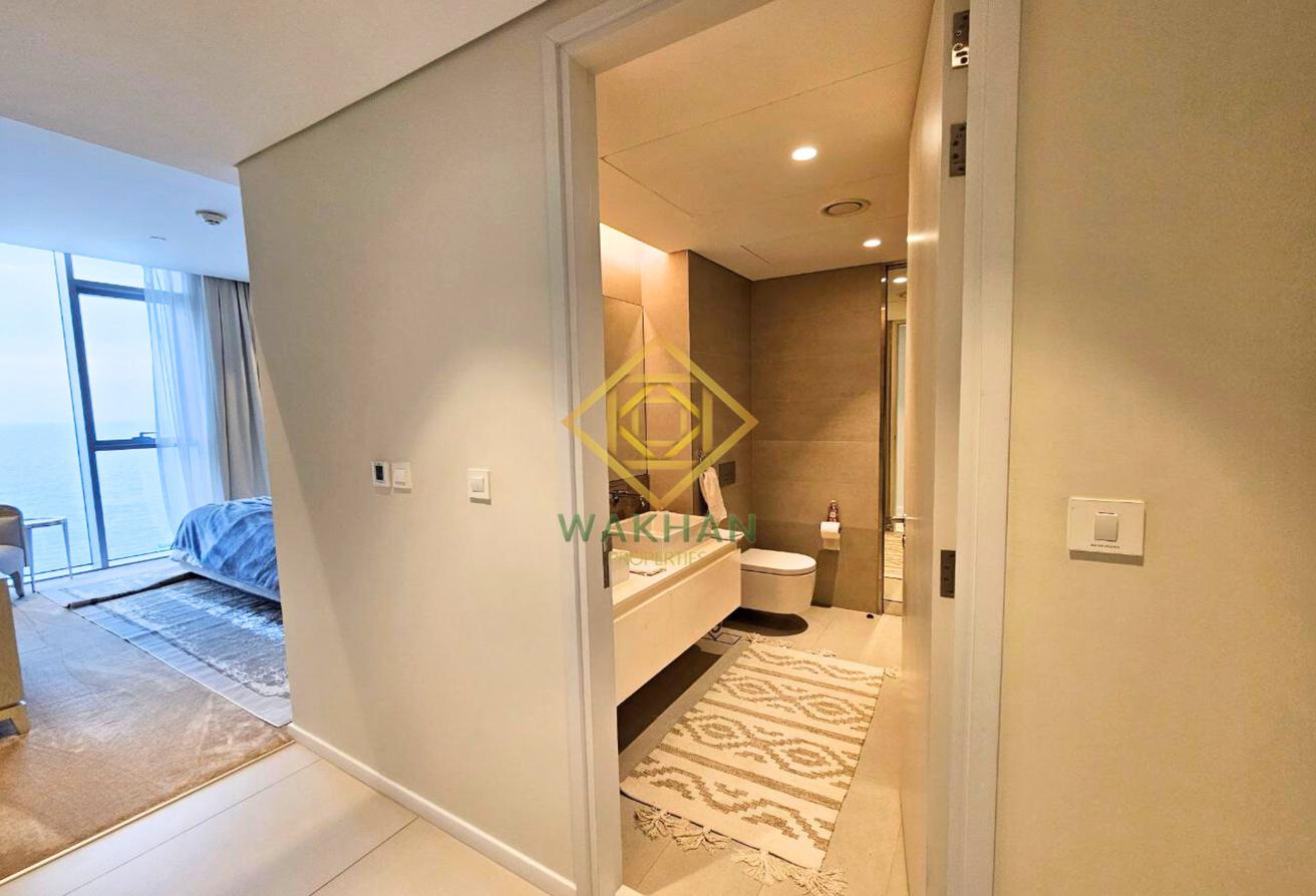 Luxury 4 + Maids |Full Sea and Sunset View |Vacant photo 11