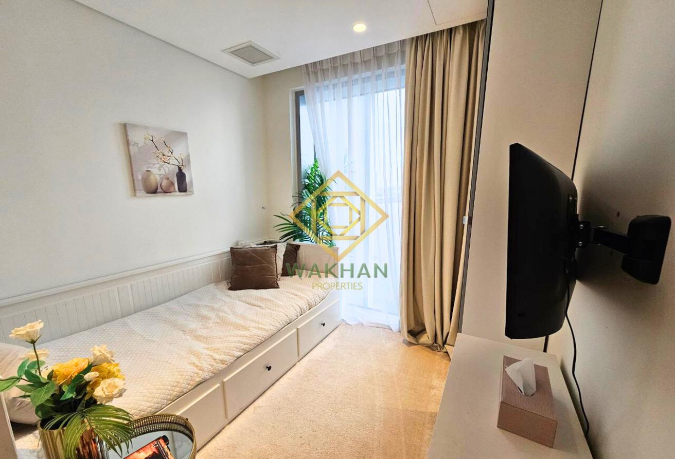 Luxury 4 + Maids |Full Sea and Sunset View |Vacant photo 17