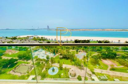 Apartment - 3 Bedrooms - 4 Bathrooms for rent in Wave tower - Corniche Road - Abu Dhabi