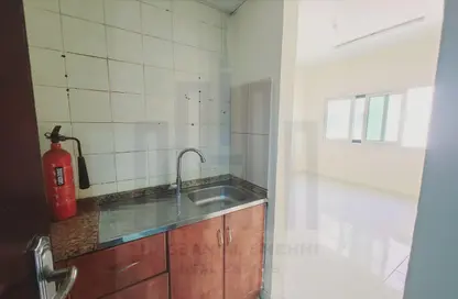 Apartment - 1 Bathroom for rent in Fire Station Road - Muwaileh - Sharjah