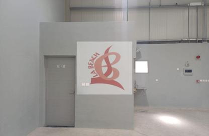 Warehouse - Studio - 1 Bathroom for rent in Al Khabisi - Deira - Dubai
