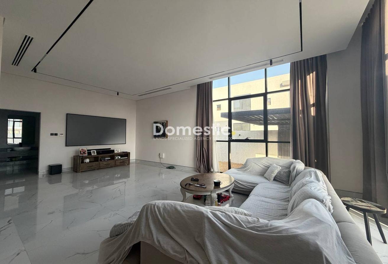 SPACIOUS 4BR VILLA I MAID I MODERN |READY TO MOVE photo 5