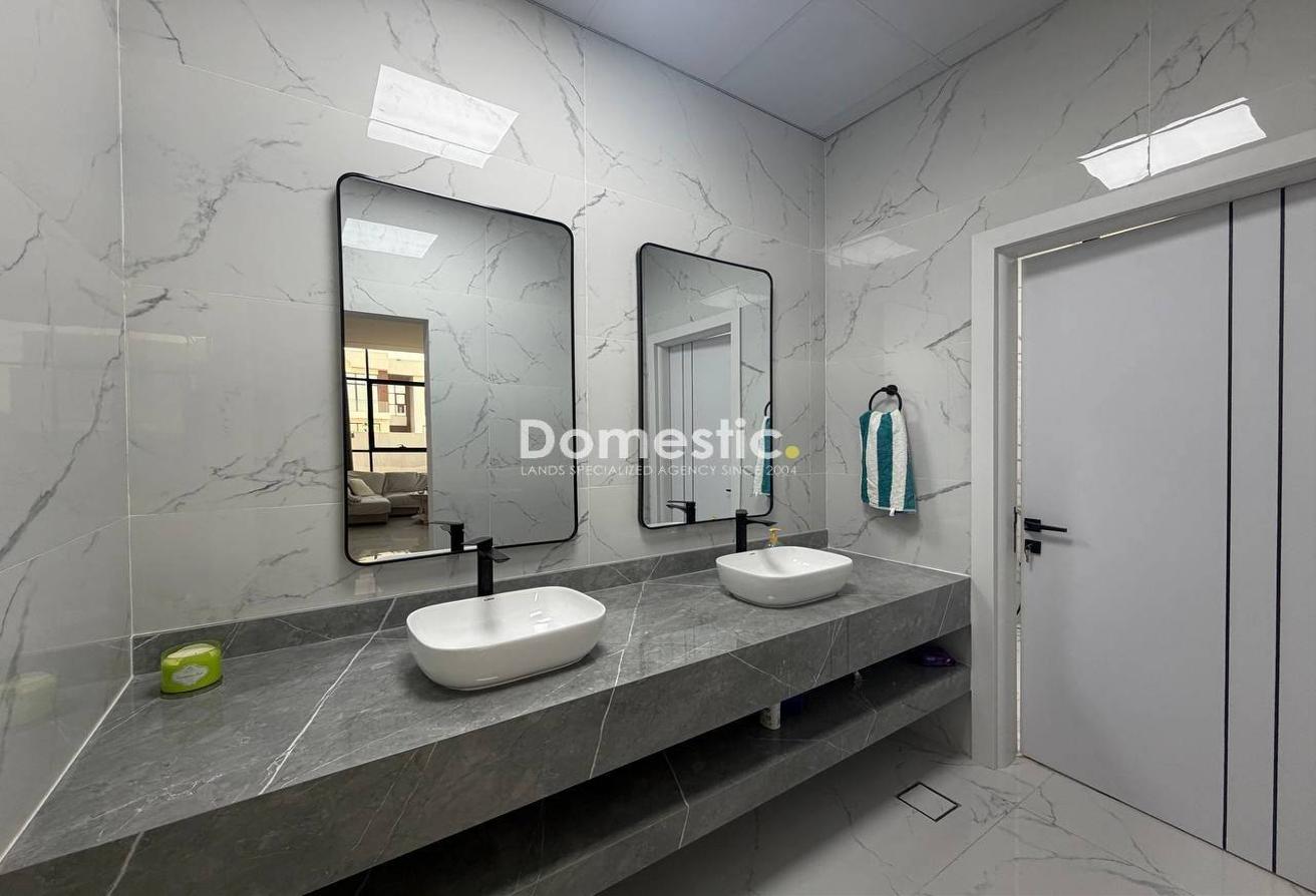 SPACIOUS 4BR VILLA I MAID I MODERN |READY TO MOVE photo 7