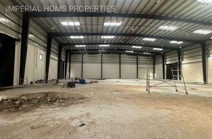 Warehouse - Studio - 2 Bathrooms for rent in Umm Al Thuoob - Umm Al Quwain