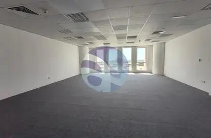 مكتب - غرفة نوم للايجار في أبراج تشرشل - الخليج التجاري - دبي