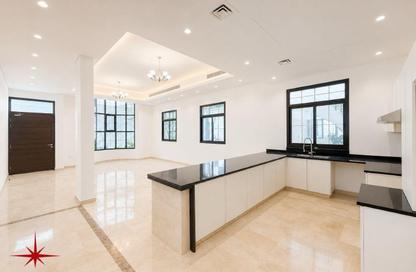 Villa - 5 Bedrooms - 5 Bathrooms for rent in Jumeirah Beach Complex - Jumeirah 1 - Jumeirah - Dubai