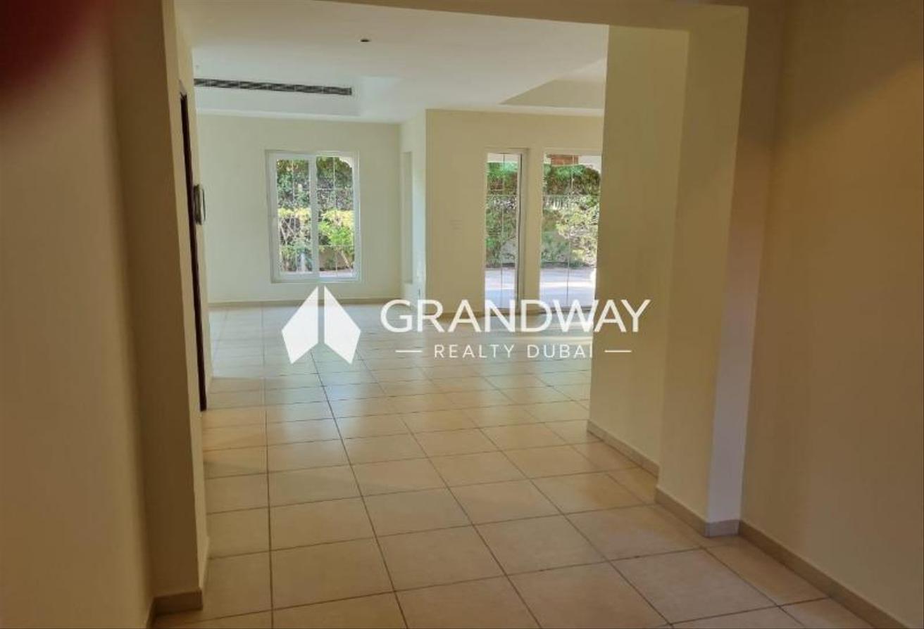 BIG LAYOUT PLOT l PRIVATE POOL l BEST DEAL photo 4