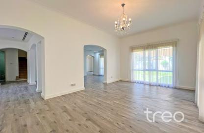 Villa - 5 Bedrooms - 6 Bathrooms for rent in Meadows 2 - Meadows - Dubai Villa - 5 Bedrooms - 6 Bathrooms for rent in Meadows 2 - Meadows - Dubai
