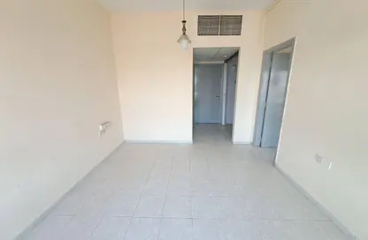 شقة - غرفة نوم - 1 حمام للايجار في بناية البطينة 9 - البطينة - الشارقة