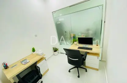 مكتب - غرفة نوم - 1 حمام للايجار في ريد اڤينيو - منطقة القرهود - دبي