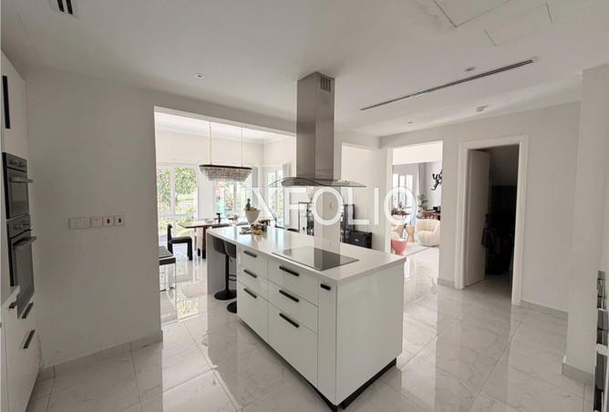 94002745 - Property Image 3