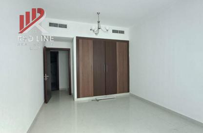 Apartment - 2 Bedrooms - 2 Bathrooms for rent in Thuraya Al Majaz Building - Al Majaz 3 - Al Majaz - Sharjah