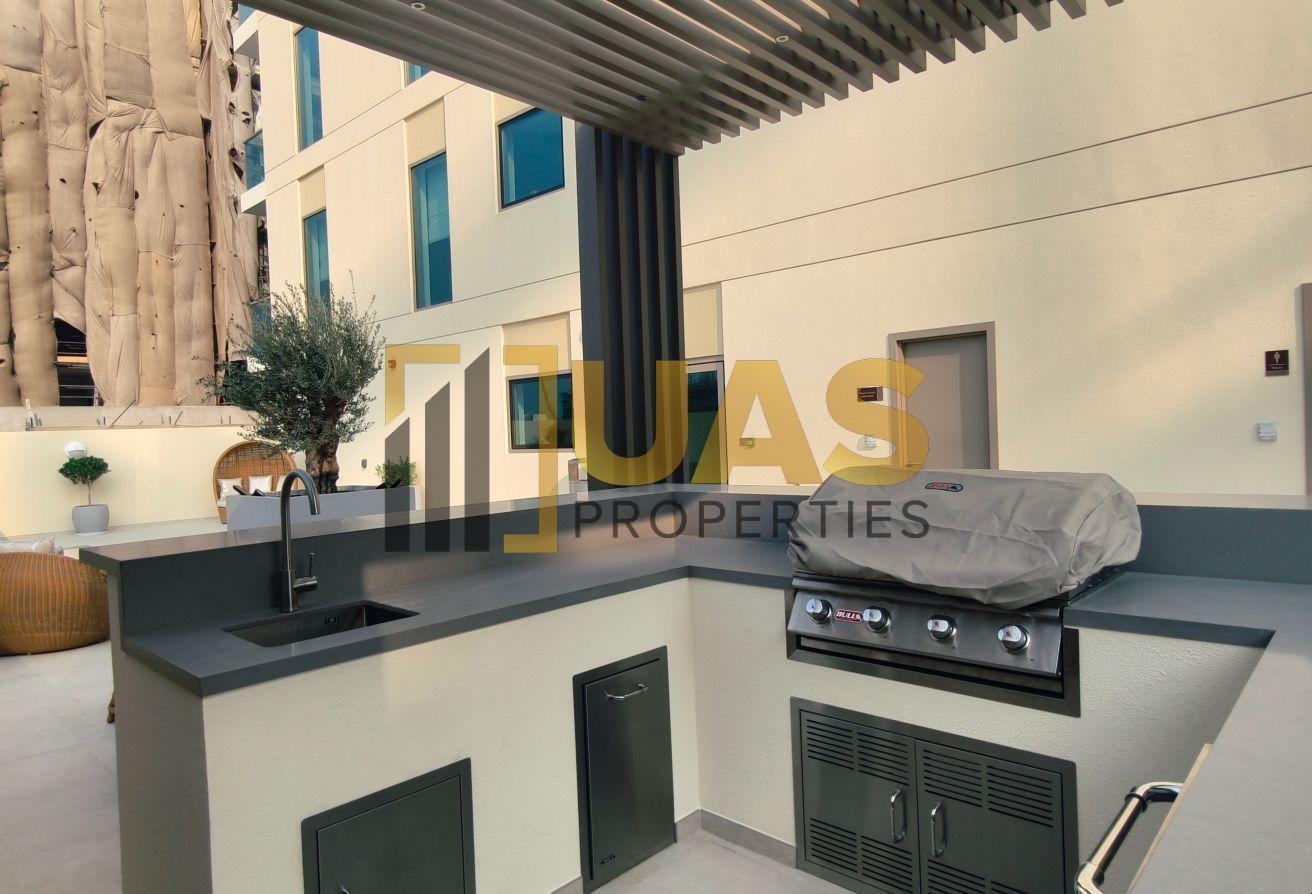 High-class 2bhk Fully furnished+big terrace BBQ photo 9