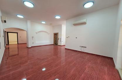 Villa - 6 Bedrooms - 7 Bathrooms for rent in Jafeer Obaid - Al Towayya - Al Ain