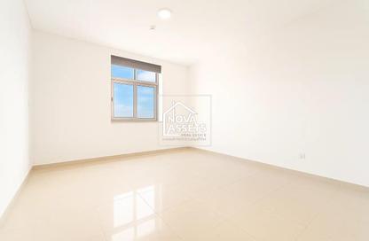 Apartment - 2 Bedrooms - 3 Bathrooms for rent in The Links West Tower - The Links - The Views - Dubai